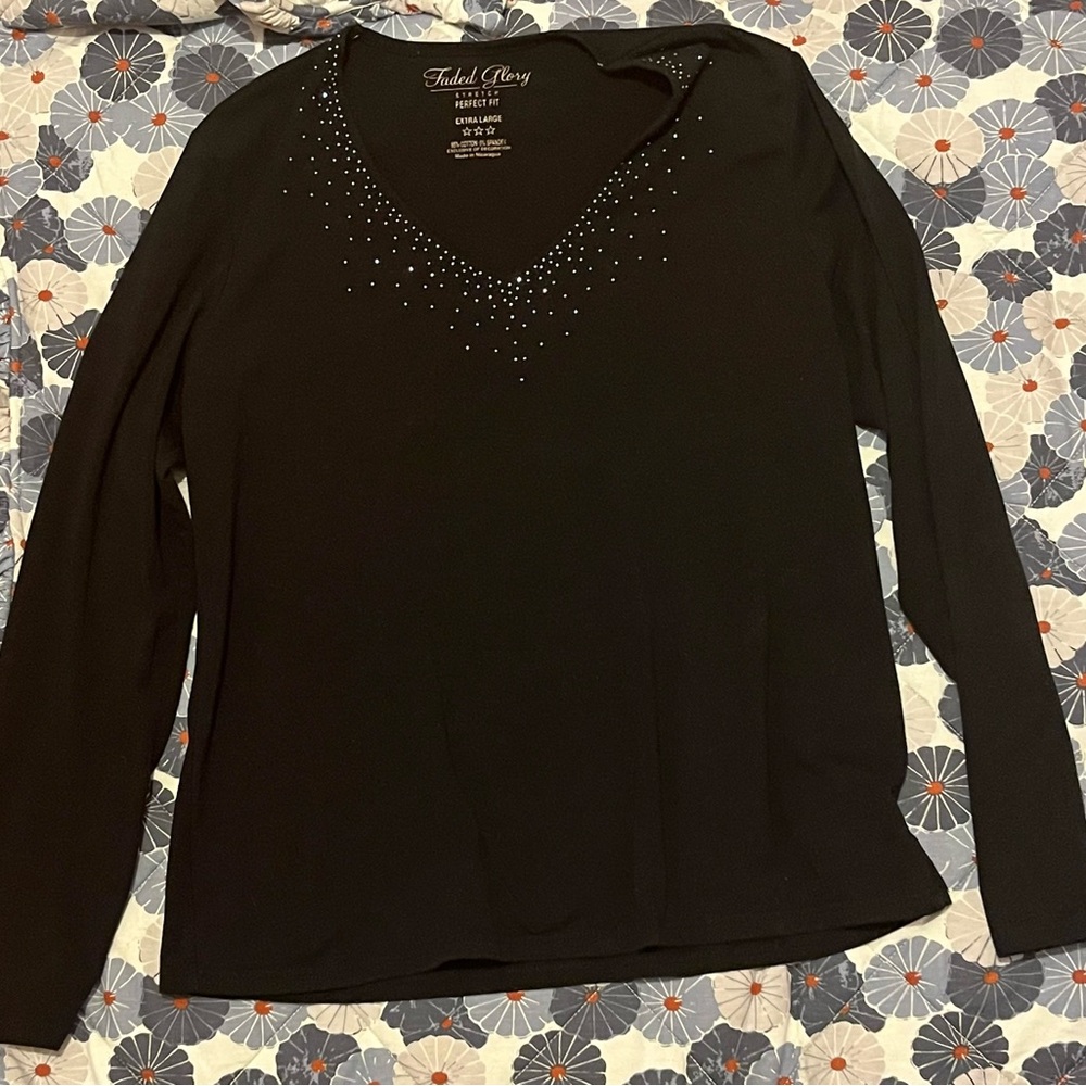 Faded Glory women’s xl black top with studded v neck long sleeve